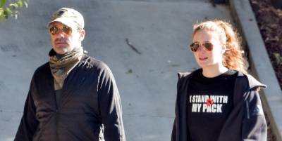 Jon Hamm Heads Out on Late Afternoon Stroll with Girlfriend Anna Osceola - www.justjared.com
