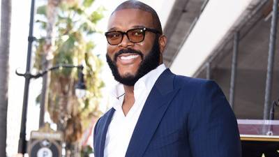 Tyler Perry’s Gym Selfie About Being ’51 Single’ Has Fans Shooting Their Shot With Selfies Of Their Own - hollywoodlife.com
