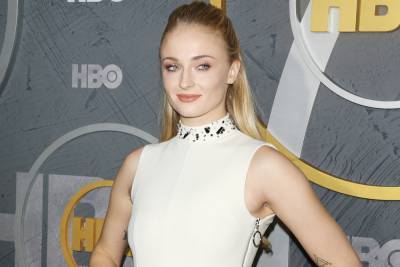 Sophie Turner sends strong message to anti-maskers - nypost.com - Los Angeles - California