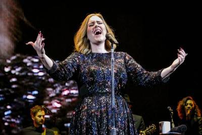 Adele hit studio with former Pearl Jam drummer Matt Chamberlain - www.hollywood.com