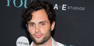 This Video of Penn Badgley Saying 'XOXO' Has 'Gossip Girl' Fans Freaking Out - www.justjared.com