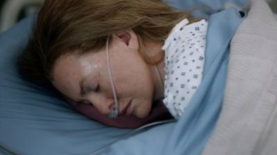 'Grey's Anatomy': Is Meredith Going to Die? Producers on Heartbreaking Season 17 Cliffhanger (Exclusive) - www.etonline.com