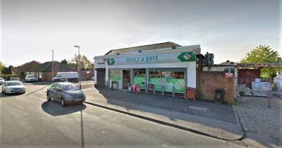 Off-licence staff left 'shaken' following robbery in Wigan - www.manchestereveningnews.co.uk - Manchester
