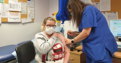A shielding nurse hopes the Covid-19 vaccine will get her back on the frontline - www.manchestereveningnews.co.uk