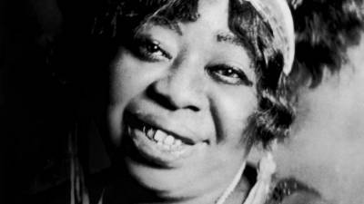 Who Is Ma Rainey? How the 'Mother of the Blues' Became an Icon - www.etonline.com - Chicago