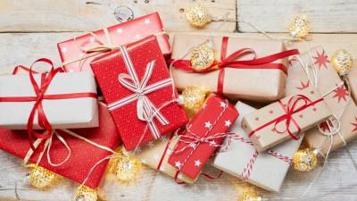 Best Holiday Gifts 2020: Ideas for Home, Fashion, Beauty and More - www.etonline.com - Santa
