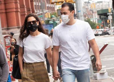 Loved-up Katie Holmes and Emilio Vitolo Jr make relationship Insta official - evoke.ie