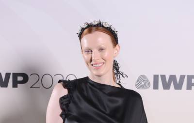 Karen Elson covers Robyn, ABBA and Elton John on new EP ‘Radio Redhead Vol. 1’ - www.nme.com