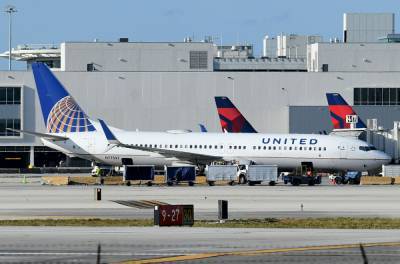 Passenger Dies During Cross-Country Flight After Showing 'COVID-Related' Symptoms On Board - perezhilton.com - Los Angeles - New Orleans - city Orlando