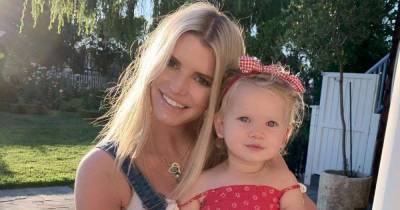 Jessica Simpson reveals nightmare detail of pregnancy with unbelievable photo - www.msn.com