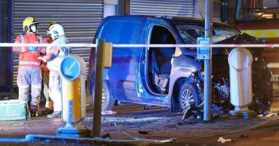 Emergency services rush to crash which left man injured in north Manchester - www.manchestereveningnews.co.uk - Manchester