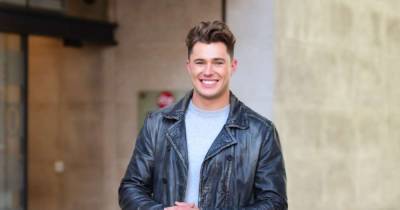 Curtis Pritchard tests positive for Covid-19, forcing delay filming 'Celebs Go Dating' - www.msn.com