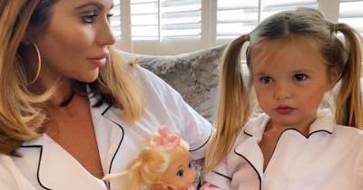 Amy Childs' daughter Polly looks like her mini me in adorable school photo - www.ok.co.uk
