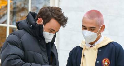 'Gossip Girl' Cast Stays Warm & Masked Up In Between Takes On Set - www.justjared.com