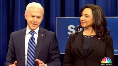 'SNL': Maya Rudolph's Kamala Harris Introduces New Joe Biden After Jim Carrey Announces Departure - www.etonline.com