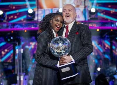 Bill Bailey makes history as he lifts Strictly’s Glitterball - evoke.ie