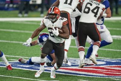 ‘SNF’s Cleveland-New York Game Fumbles But Leads Sunday Ratings; ’60 Minutes’ Gets A Boost - deadline.com - New York - New York - county Brown - county Cleveland