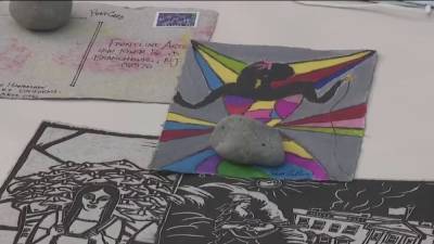 Front-line workers honored with 'combat paper' art made from scrubs, military uniforms - www.foxnews.com