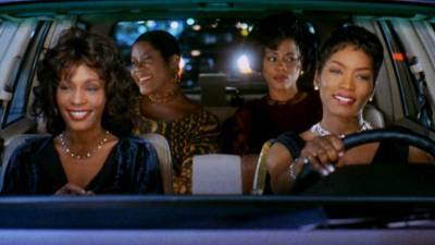 'Waiting To Exhale' Star Angela Bassett Reflects on Working With Whitney Houston 25 Years Later (Exclusive) - www.etonline.com - Houston
