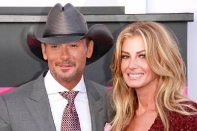 Tim McGraw & Faith Hill Got Into Costume For A ‘Game Of Thrones’-Themed Dinner At Home - etcanada.com