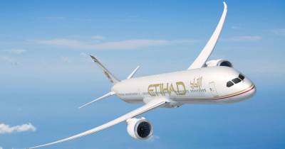 Etihad Airways will now require all UK passengers to have a Covid-19 test before flying - www.manchestereveningnews.co.uk - Britain