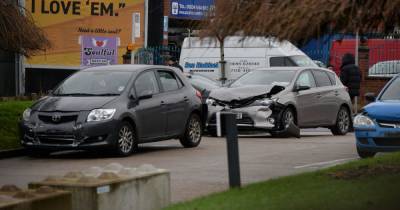 'Multi-vehicle' smash outside primary school in Bolton - www.manchestereveningnews.co.uk - Manchester