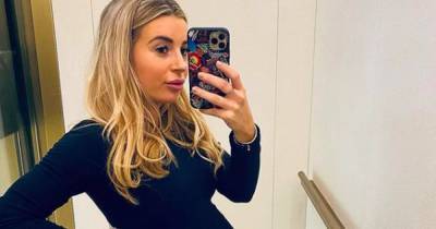 Dani Dyer shows off baby bump with her hopes for a ‘better 2021’ after rumours she already gave birth - www.ok.co.uk - county Love