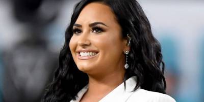 Demi Lovato Just Got Her Nose Pierced, so Now I Need to Get My Nose Pierced - www.cosmopolitan.com