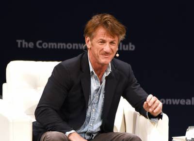 Twitter Is Obsessed With Sean Penn After He Rolled Out Of Bed For MSNBC Interview - etcanada.com - Los Angeles - USA