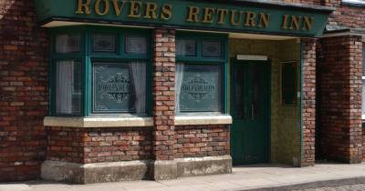 Coronation Street axes director over Facebook posts about industry racism - www.manchestereveningnews.co.uk