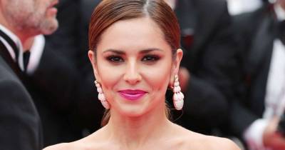 Cheryl and her son Bear sing Jingle Bells together in adorable Christmas clip - www.msn.com
