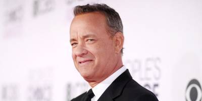 Tom Hanks Did This To Help 'News Of The World' Co-Star Perform - www.justjared.com