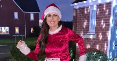 Mum, 50, dubbed 'Tinsel Tracy' running 35-mile ultra marathon on Christmas Day dressed as Santa - www.manchestereveningnews.co.uk - Santa
