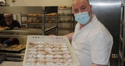 Inside Chorlton's Barbakan bakery as 15,000 mince pies roll out of the ovens for Christmas - www.manchestereveningnews.co.uk - Manchester