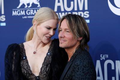 Keith Urban Sings Original Christmas Song With Nicole Kidman ‘From Our Family To Yours’ - etcanada.com