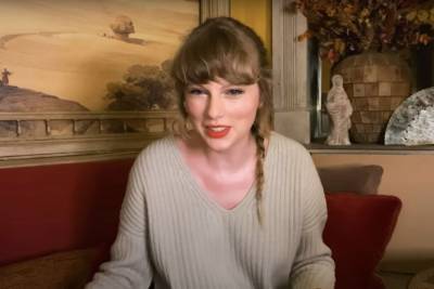 Taylor Swift Fans Furious After Singer Is Removed From Famous Nashville Mural - etcanada.com - Nashville