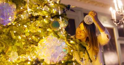 When should Christmas decorations come down? - www.manchestereveningnews.co.uk