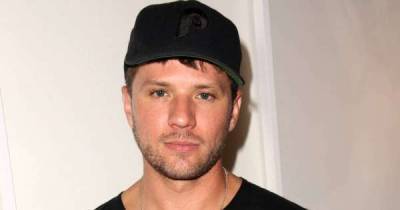 Ryan Phillippe took his son alien-hunting for his birthday - www.msn.com