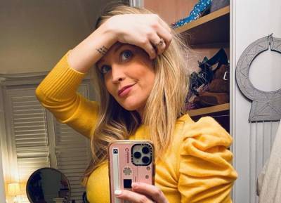 Laura Whitmore jokes about ‘day after Christmas bloat’ with baby bump snap - evoke.ie