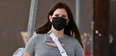 Lana Del Rey Puts Her Arm in Sling for Post-Christmas Outing - www.justjared.com - Los Angeles