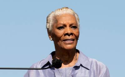 Niece Reveals Whether Dionne Warwick Actually Writes Her Own Tweets - etcanada.com - city San Jose