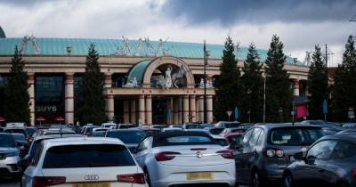 Trafford Centre opening hours for Bank Holiday Monday - after huge crowds for the past two days and Boxing Day 'chaos' - www.manchestereveningnews.co.uk