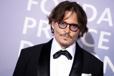 Johnny Depp Shares Message Wishing His Fans ‘Happy Holidays’ After A ‘Hard’ Year: ‘Here’s To A Better Time Ahead’ - etcanada.com