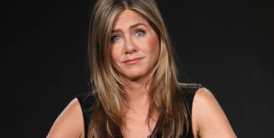 Jennifer Aniston Faces Backlash After Posting an "Our First Pandemic" Ornament - www.marieclaire.com