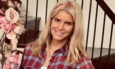 Jessica Simpson shares makeup-free photo during family celebrations - and she looks stunning - hellomagazine.com