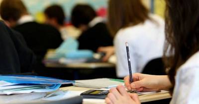 Teaching union urges government to delay reopening of schools in January - www.manchestereveningnews.co.uk
