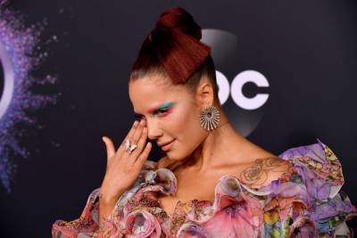 Halsey Apologizes For Sharing Photograph Depicting Her Struggle With Eating Disorder - etcanada.com