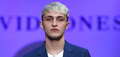 Anwar Hadid Clarifies That He's Not Anti-Vaxx After Saying He Won't Take COVID-19 Vaccine - www.justjared.com