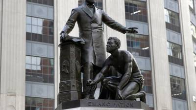 Statue of slave kneeling before Lincoln is removed in Boston - abcnews.go.com - Boston