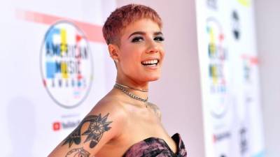 Halsey issues apology after posting eating disorder pic without 'sufficient' warning - www.foxnews.com